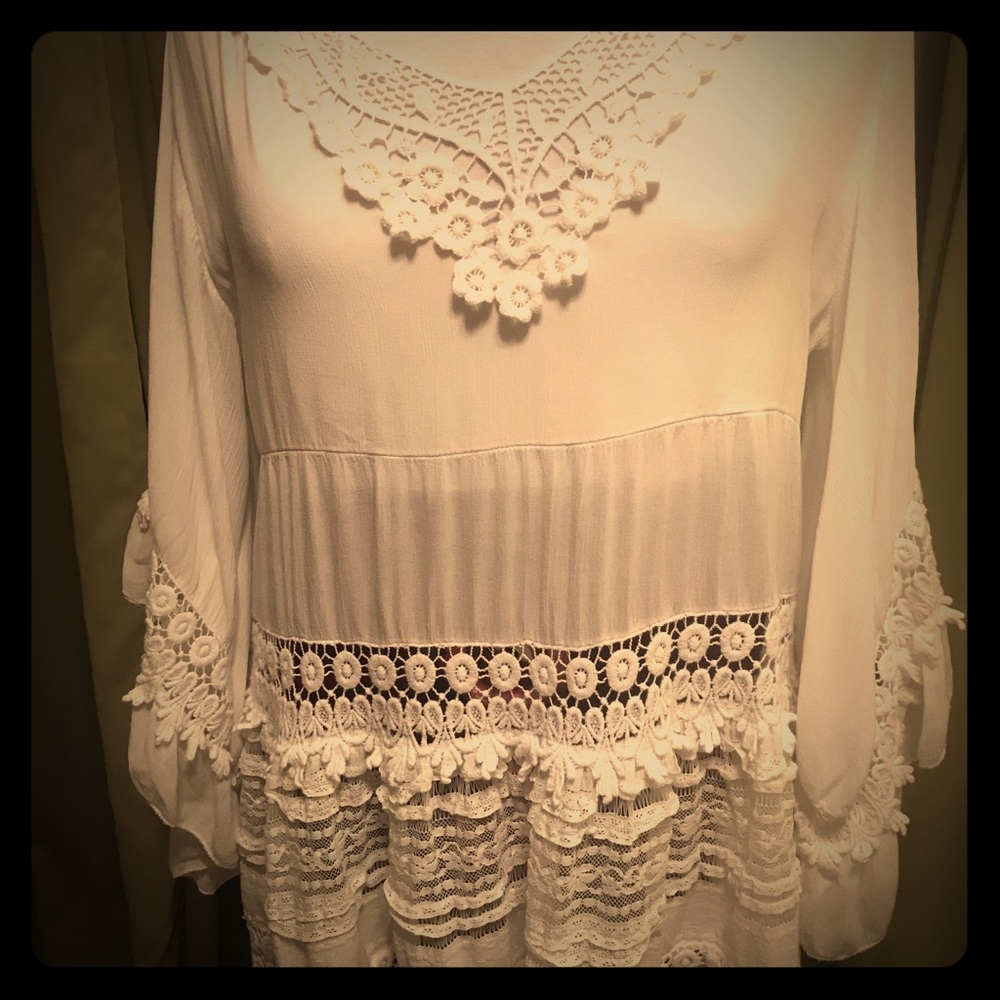 Blouse cream lace